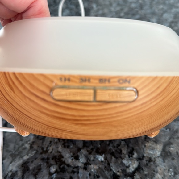 Victsing aroma diffuser with original packaging and accessories color changing - Picture 4 of 6